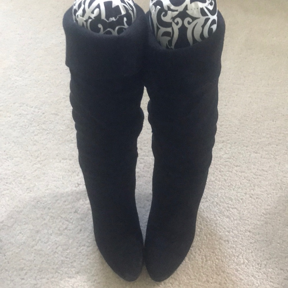 Black slouch boots